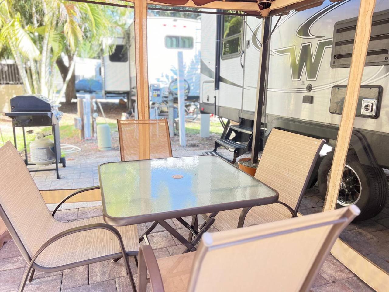 Social Distanсing Approved Nature Getaway! Naples Luaran gambar